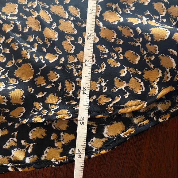 Black gold ocre details long sleeve button down shirt - Picture 6 of 6